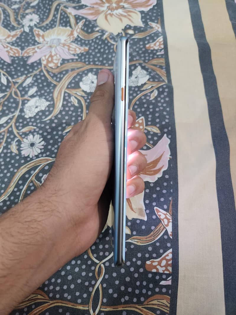 Tecno CAMON 40 Pro 1