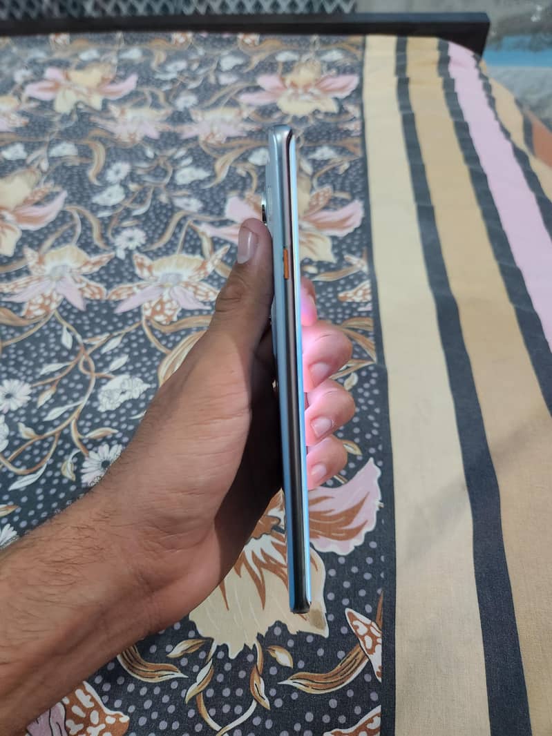 Tecno CAMON 40 Pro 4