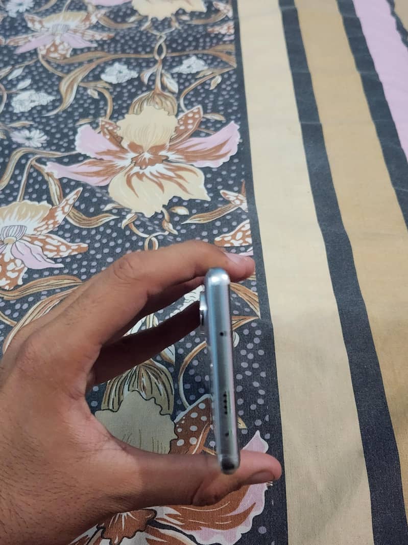 Tecno CAMON 40 Pro 5