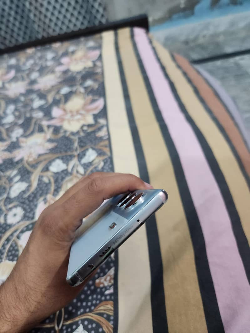 Tecno CAMON 40 Pro 6