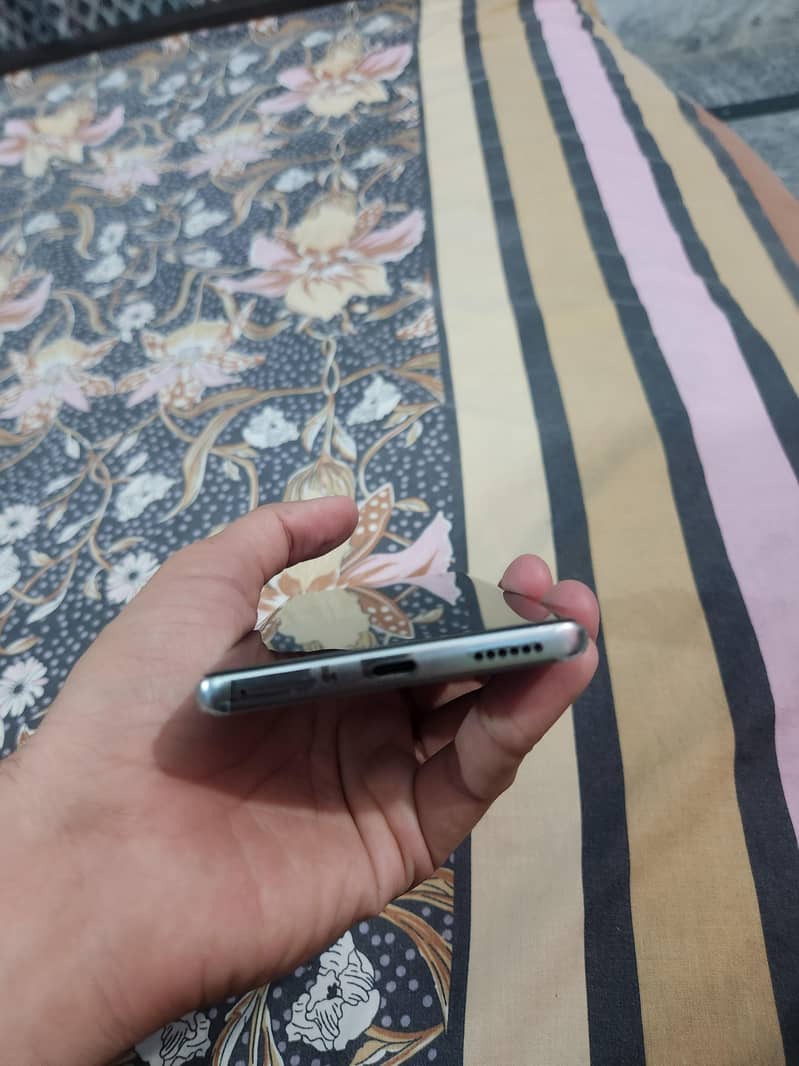 Tecno CAMON 40 Pro 7