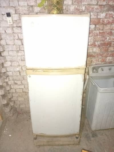Dawlance fridge for sale