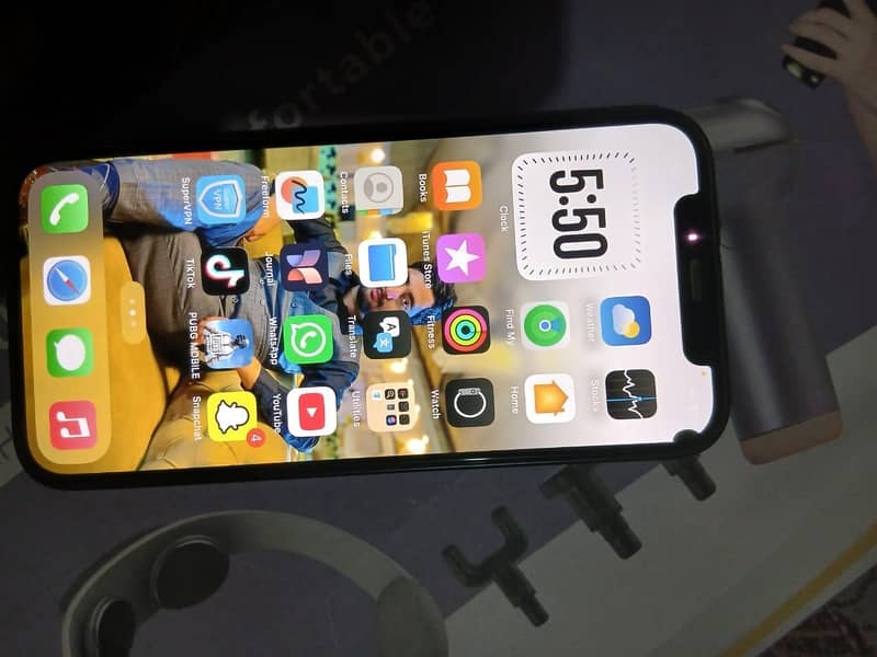 Apple iPhone 12 9