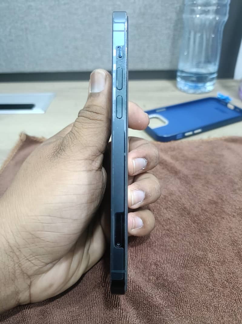 Apple iPhone 12 Pro 4