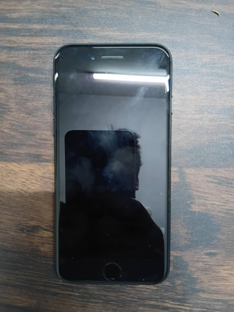 Apple iPhone 7 0