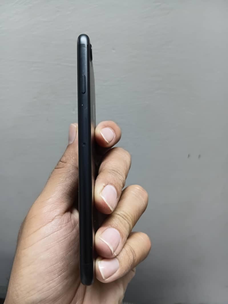 Apple iPhone 7 2