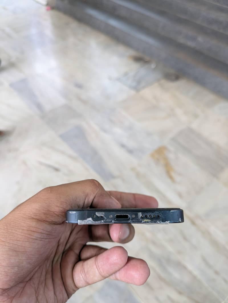 Apple iPhone 13 3