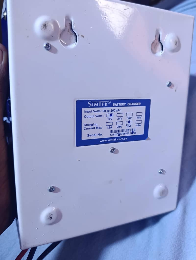Simtek 30 amp full automatic 1