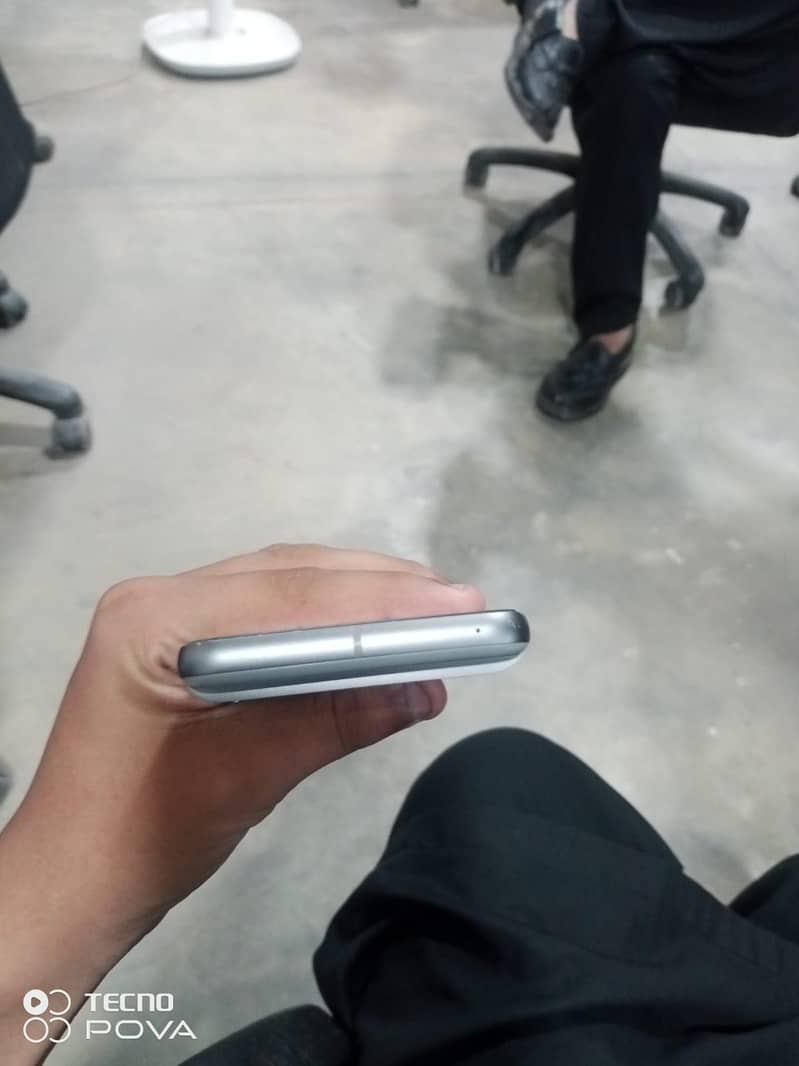 Google Pixel 8 2