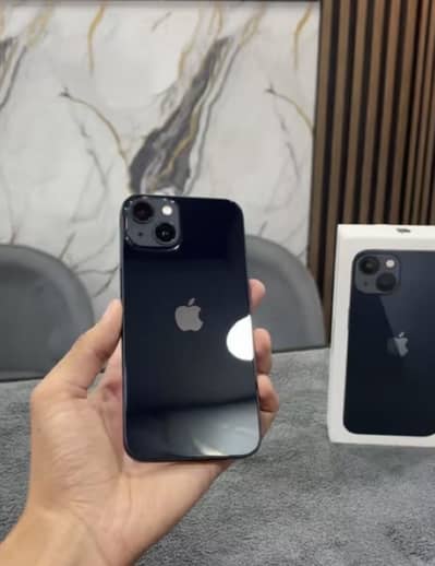 Apple iPhone 13