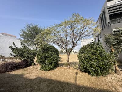 10 MARLA PLOT FOR SALE IN L BLOCK.