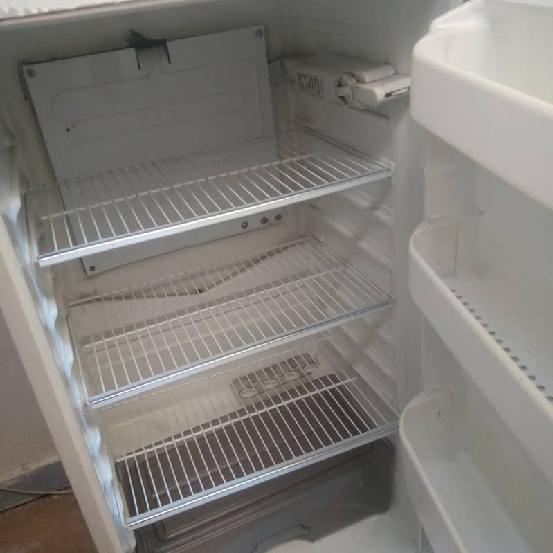 PELL Refrigerator 3