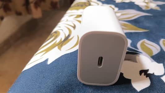 Original iPhone 20W Fast Charger - 2 Pin Apple USB-C Power Adapter