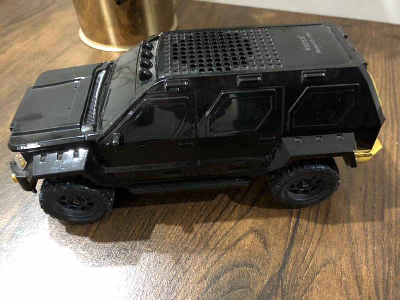 Car model bluetooth Speaker 2