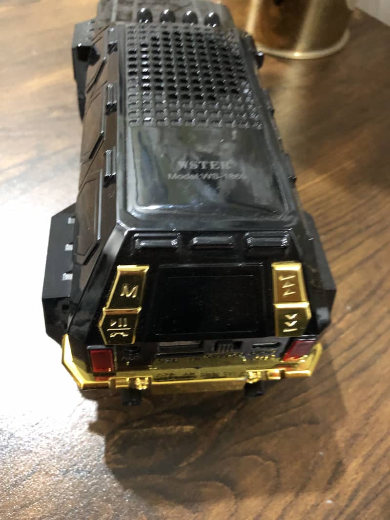 Car model bluetooth Speaker 4