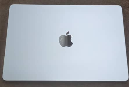 Mac Air m2 2022 13 inch display midnight blue