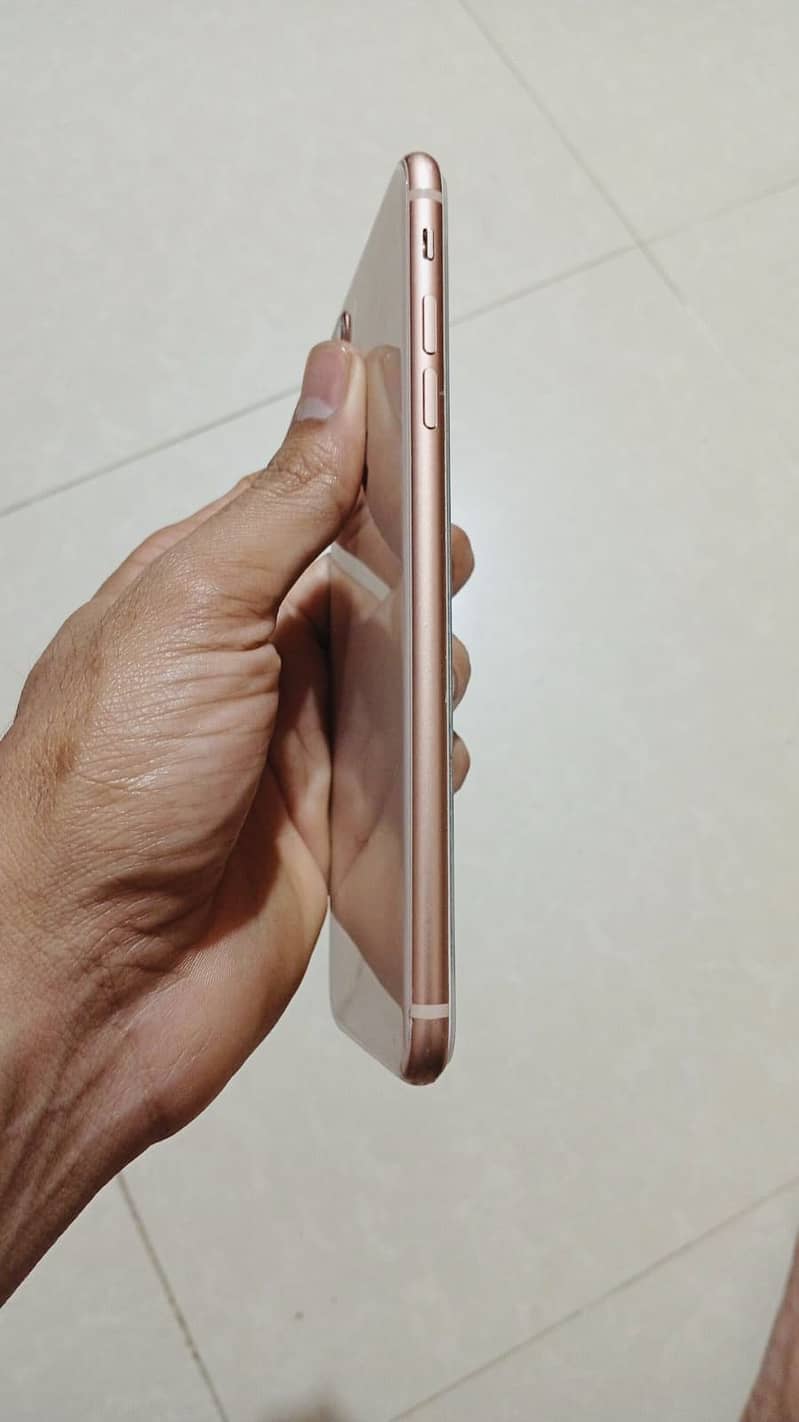 iPhone 8 Plus 7