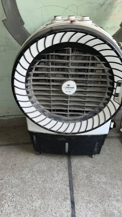 Air cooler good condition with ice box big size cooler urgent for sale