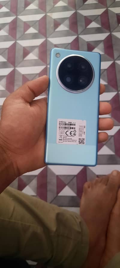 infinix zero 40.8/256.     (03416735036) yah contact hai