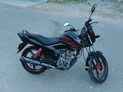Honda CB125F Black colour