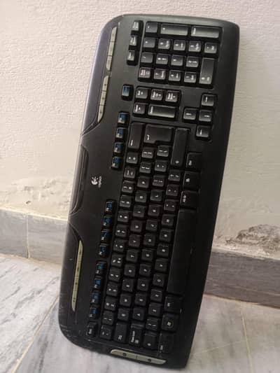 CPU, keypad , moniter, mouse.