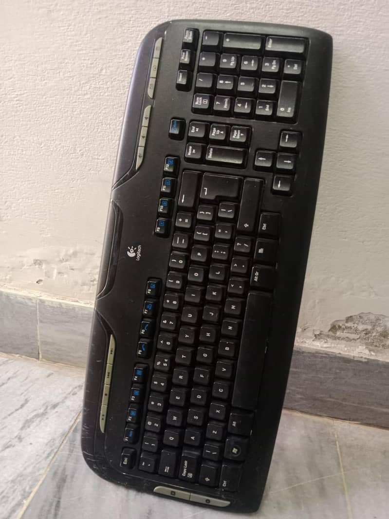 CPU, keypad , moniter, mouse. 0