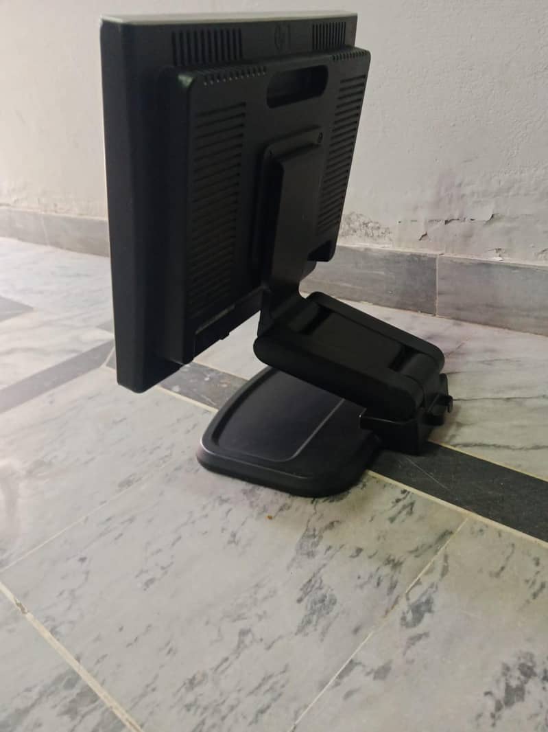 CPU, keypad , moniter, mouse. 3