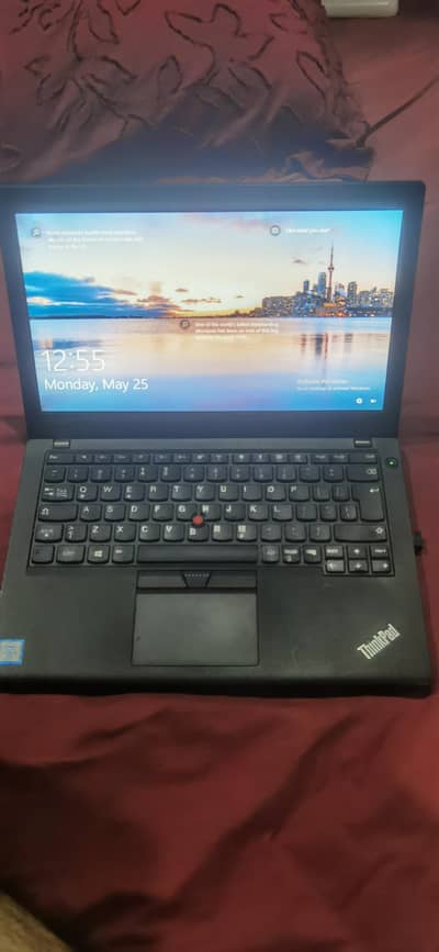 lenovo x270, i5, 6th, 8gb rom, 256gb.