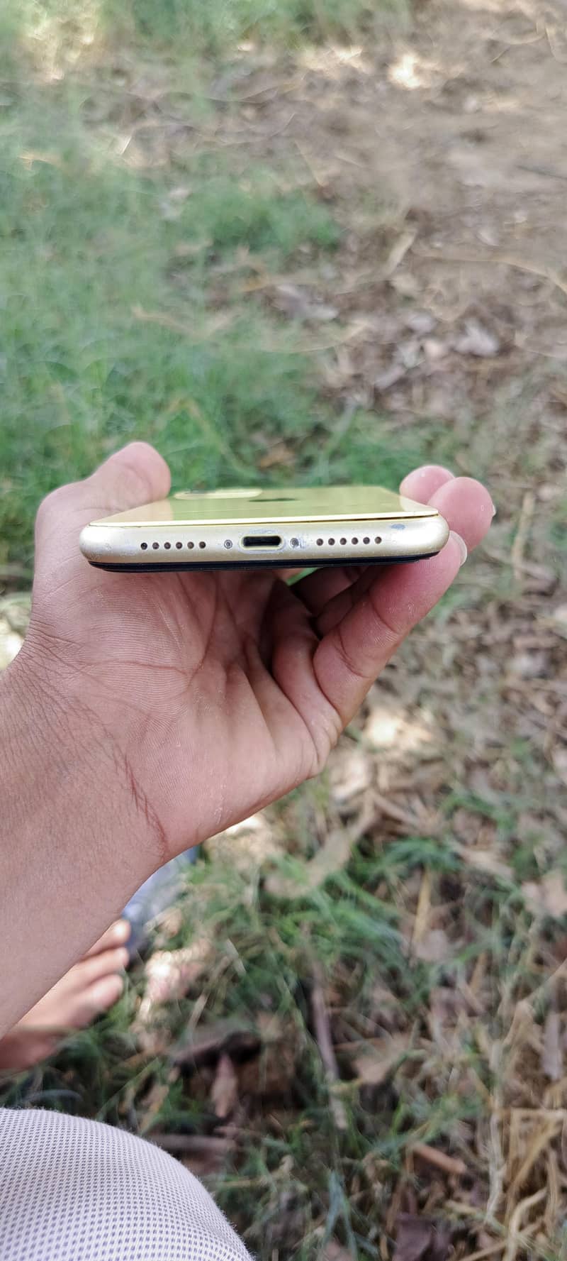 Apple iPhone 11 4