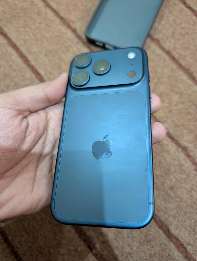 Apple iPhone 17 Pro 6
