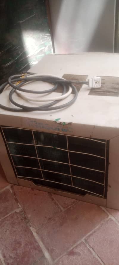 window Ac for sale 03.00 .  63//88/4/79