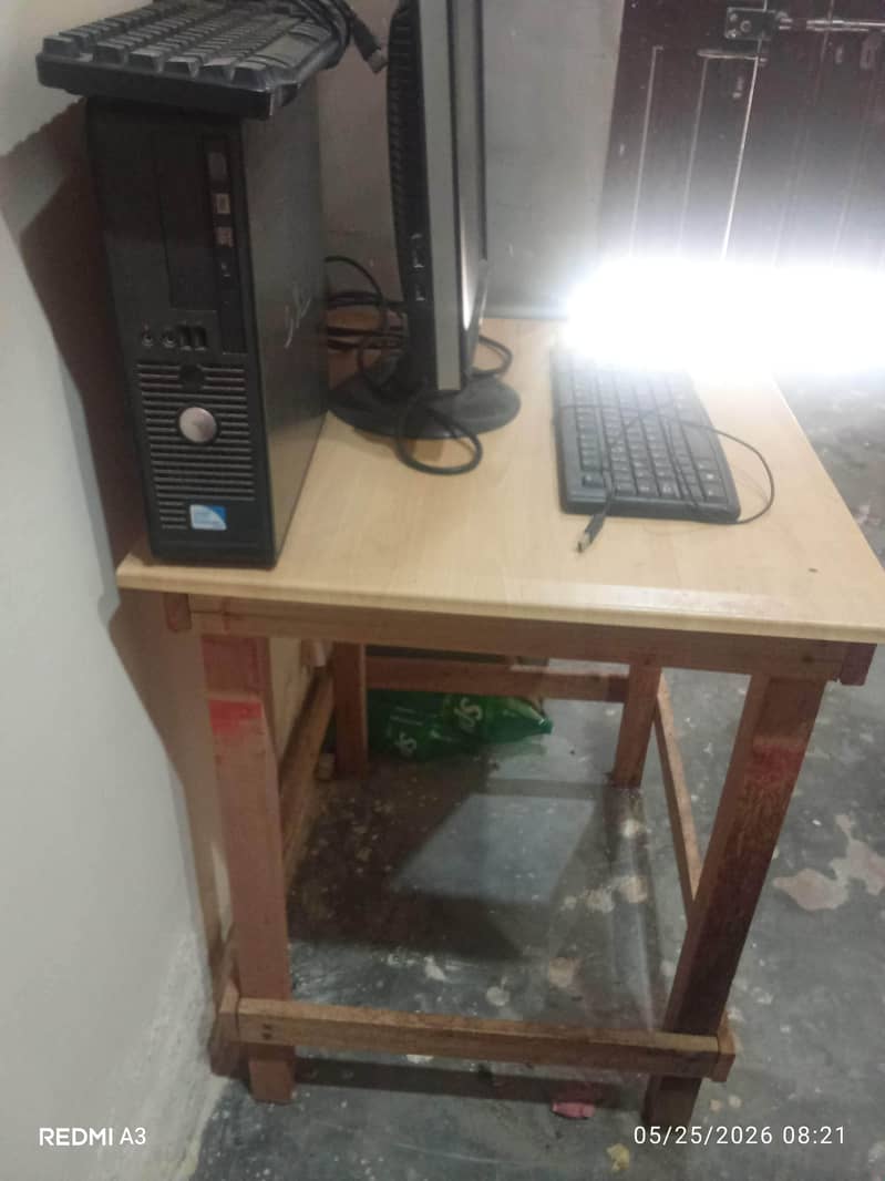 computer table used or study table teacher table 5