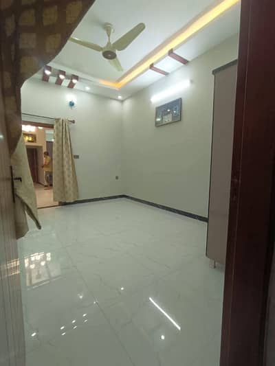 2 bed dd ground 35 feet street