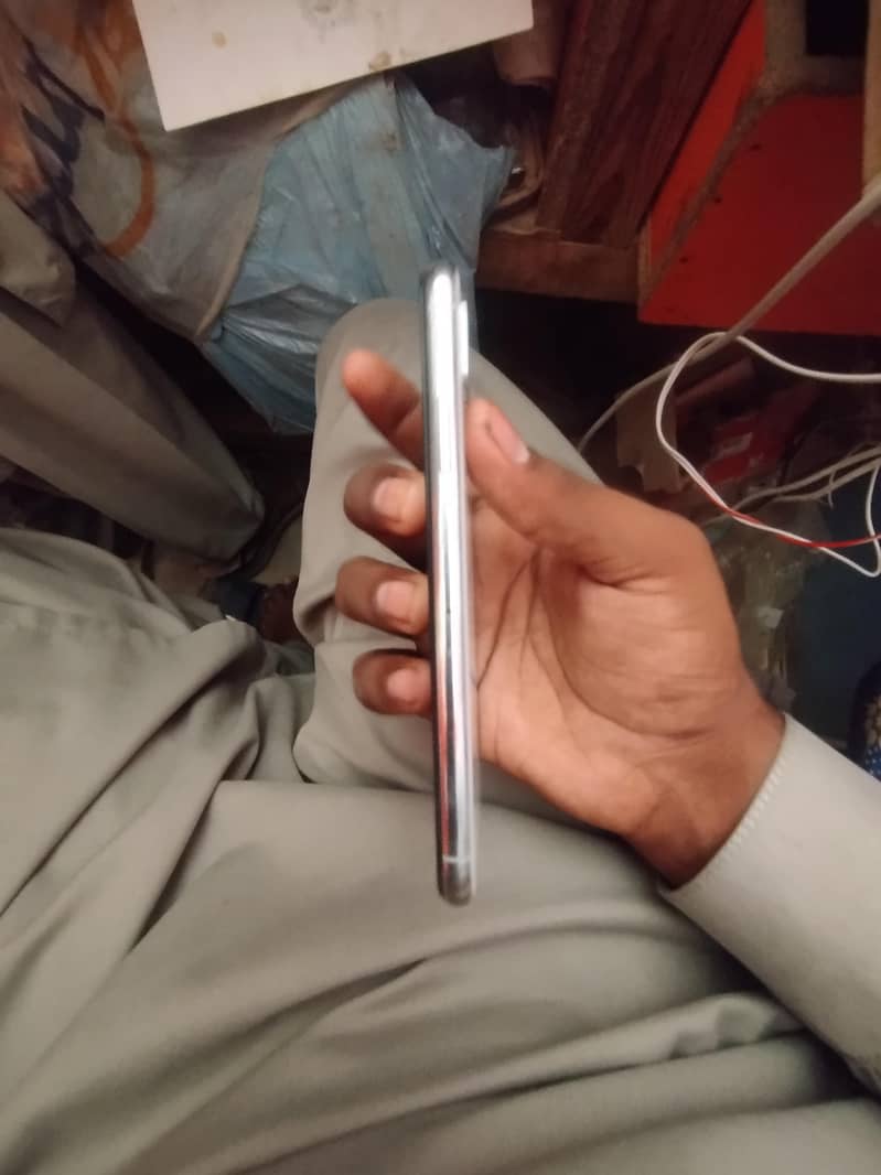 IPHONE XS SIM WORKING 2