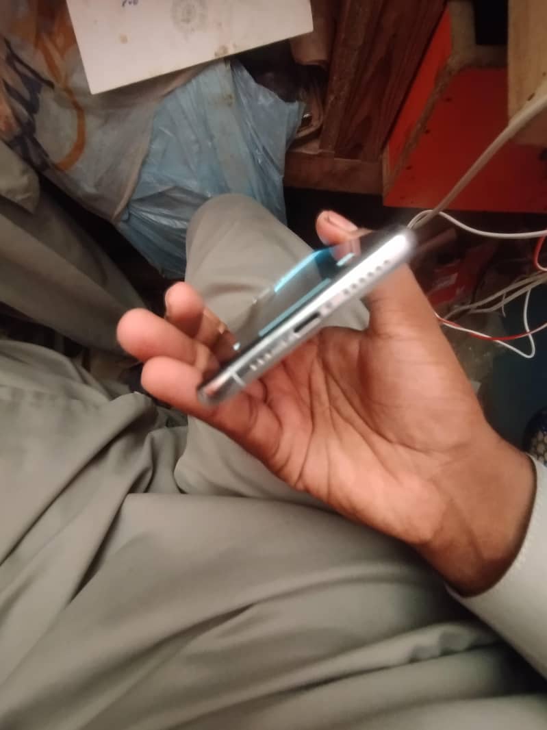 IPHONE XS SIM WORKING 4