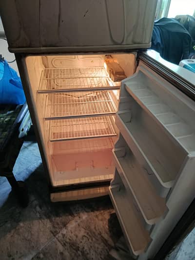 Dawlance fridge 9/10 condition