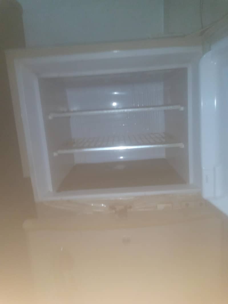 waves fridge 0