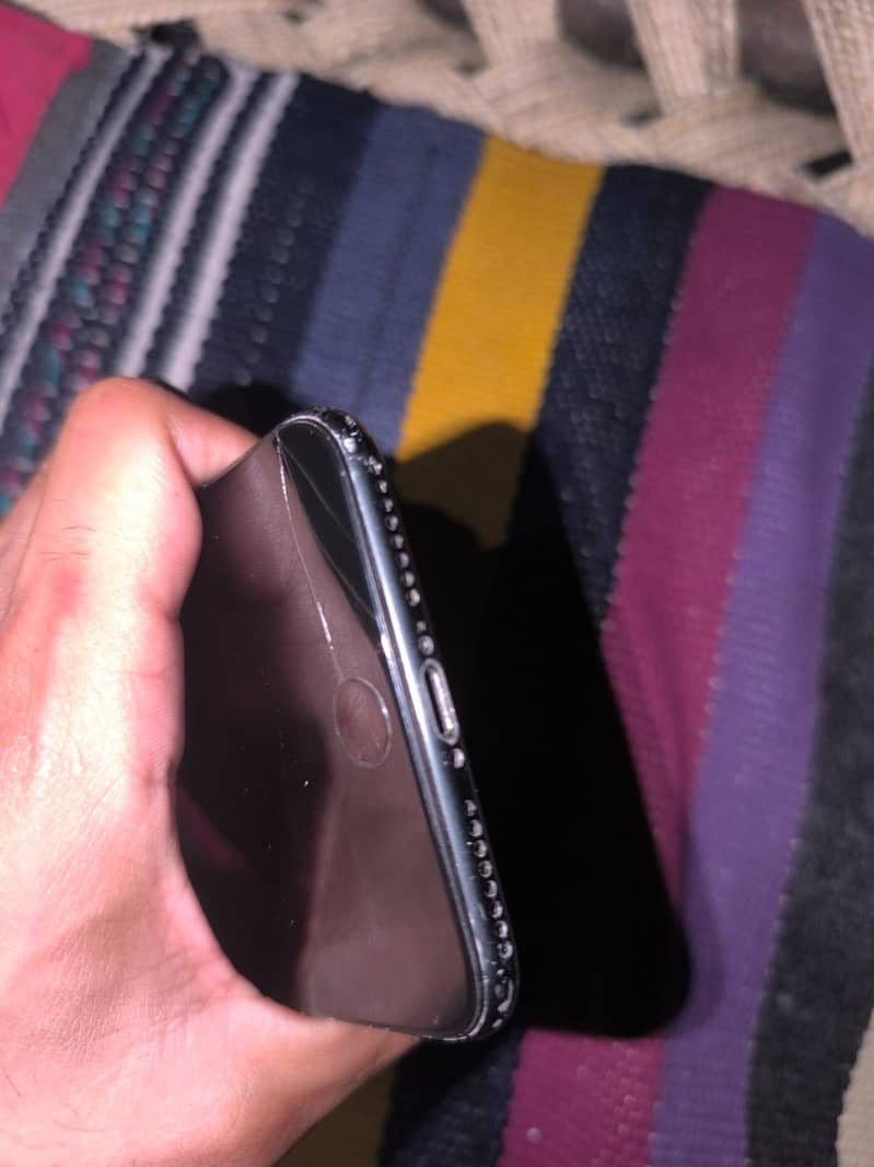 Apple iPhone 7 Plus 3