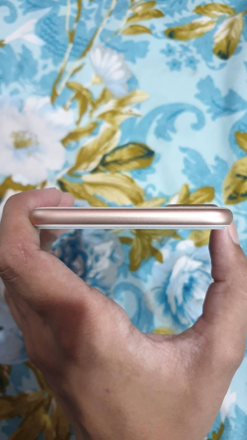 Apple iPhone 8 Plus 3