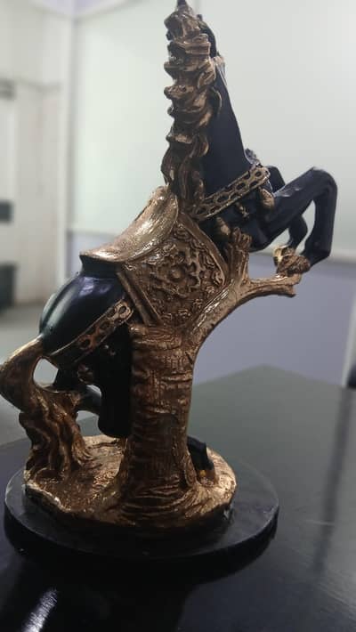 Office Decorations  table statue horse 