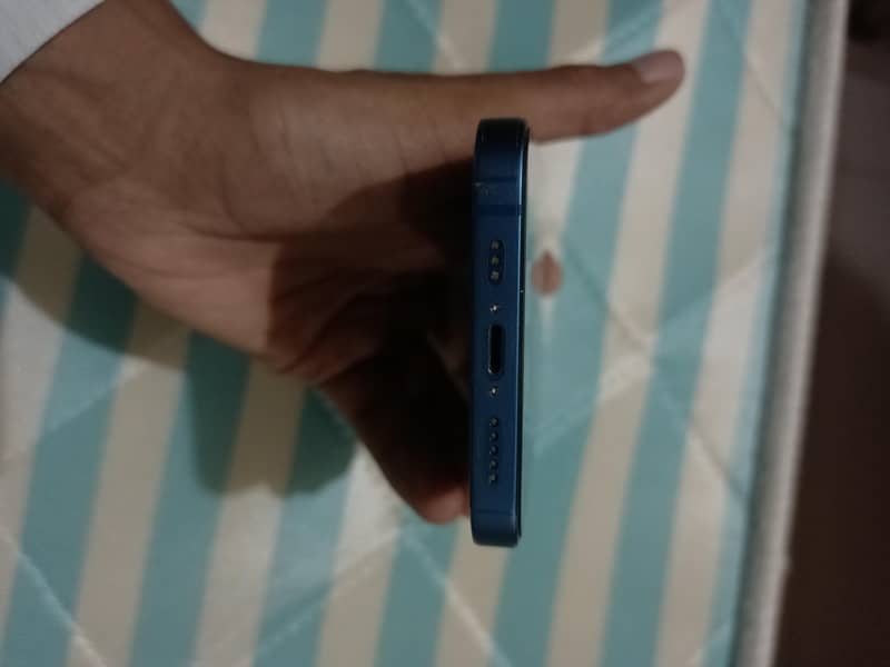 Apple iPhone 13 2