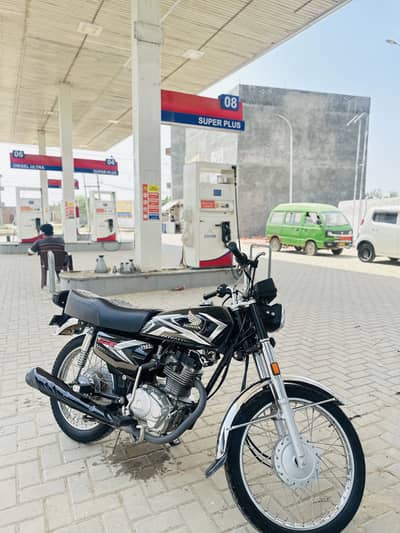 Honda 125 black 25 model