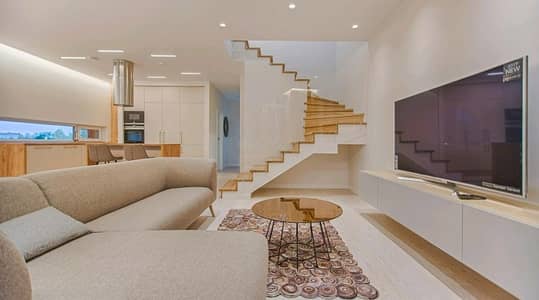 740 Square Feet Flat For sale In Rs. 13300000 Only