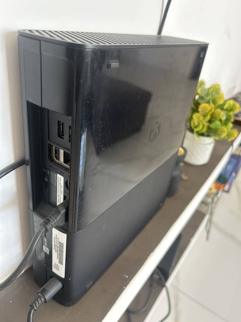 xbox 360 with controllers 2 1