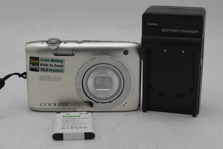 NIKON COOLPIX S2600 COMPACT DIGITAL Camera 14MP