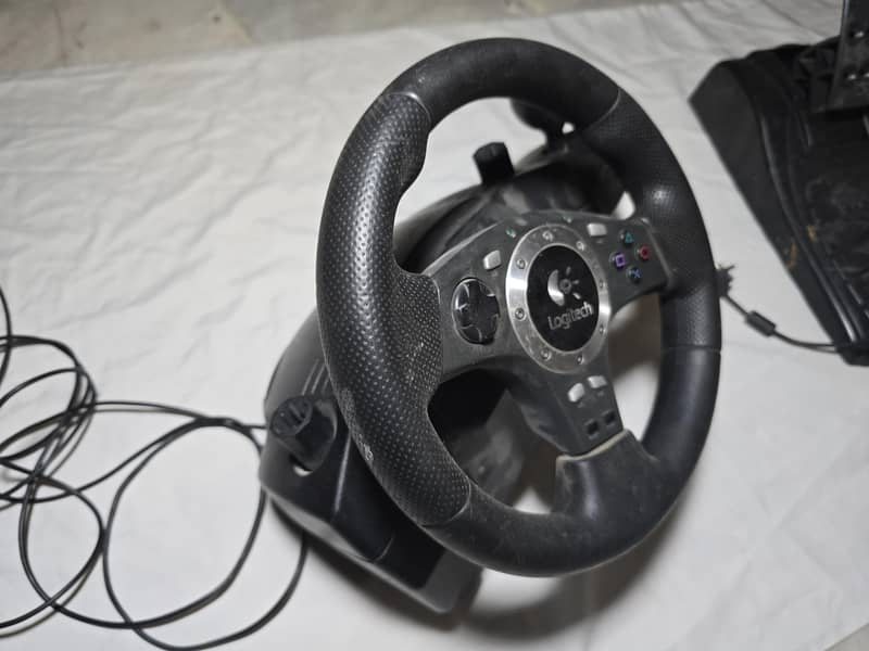 LOGITECH WHEEL WITH PADALS 2