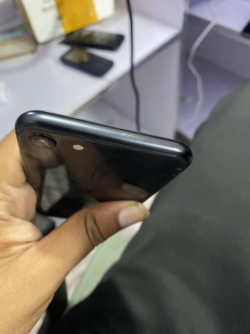 Apple iPhone SE 3