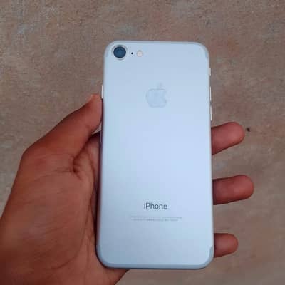 Apple iPhone 7  10/10 condition for argentsale my WhatsApp 03434059887