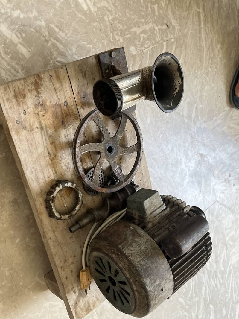 Qeema Machine 1