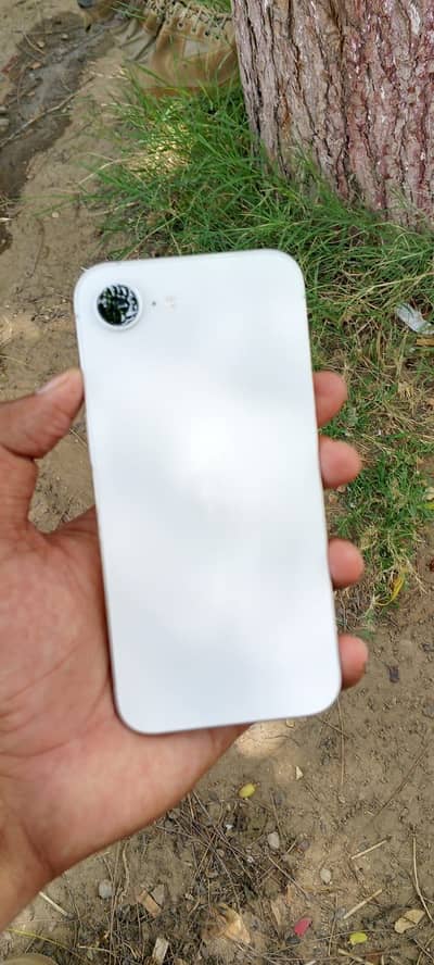 Apple iPhone 16e